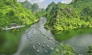 Hanoi - Halong - Ninh Binh - Water Puppet show - Buffet dinner (5ds 4ns Package)